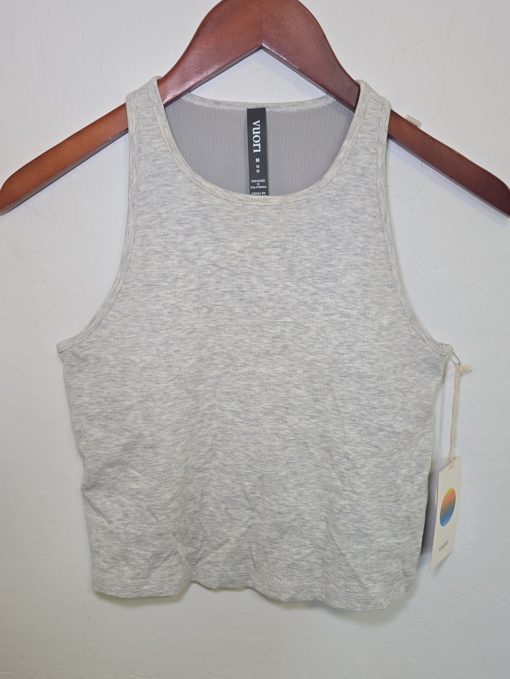 Vuori Pose Plyo Tank Top White Heather Gray Cropped Athleisure Size M NWT - Picture 5 of 14